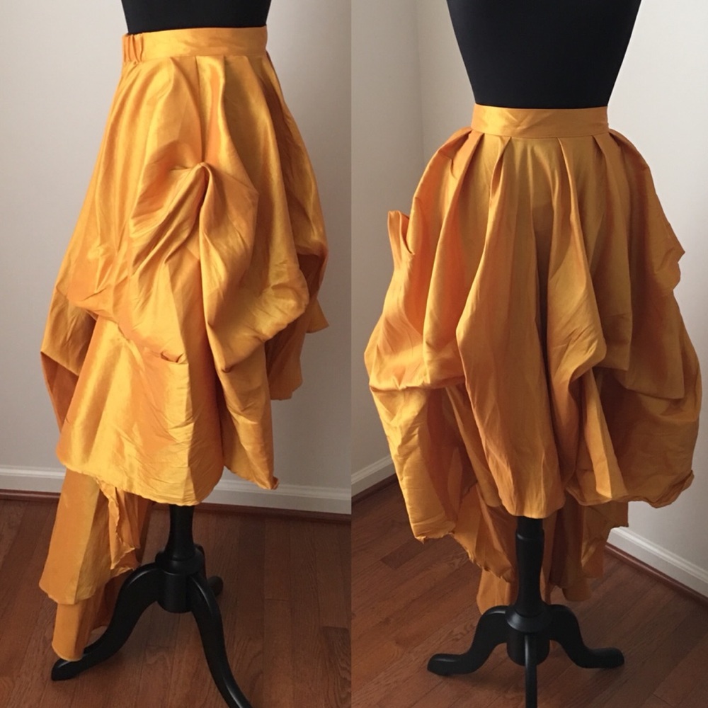 🌟 LAST 1 - 24 HOUR SALE 🆕 Hi-Low Skirt 🌟 - Picture 7 of 7